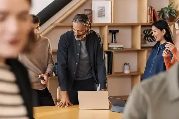 Como Construir Equipes Híbridas para Potencializar sua Empresa com IA