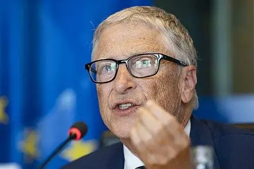 Bill Gates alerta sobre os riscos da Inteligência Artificial no emprego