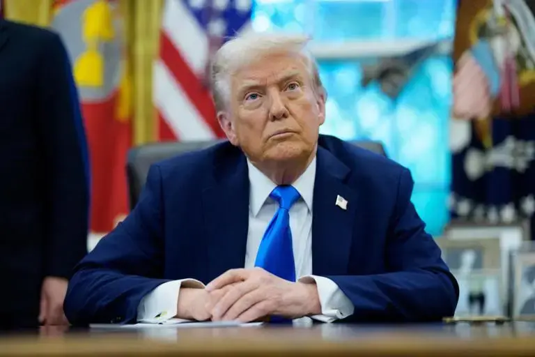 Trump defende construção de centros de dados de IA diante de críticas